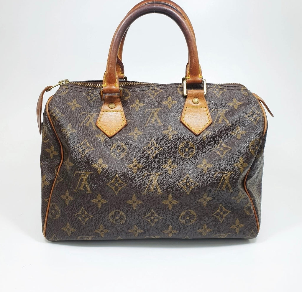 Louis Vuitton Speedy 25(comes with dust bag and lock)