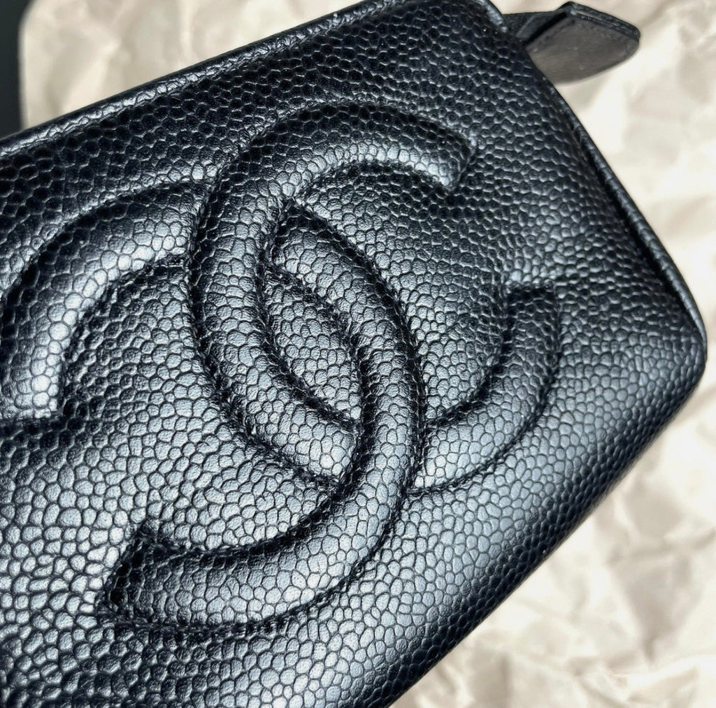 Vintage Chanel cosmetic pouch - caviar skin